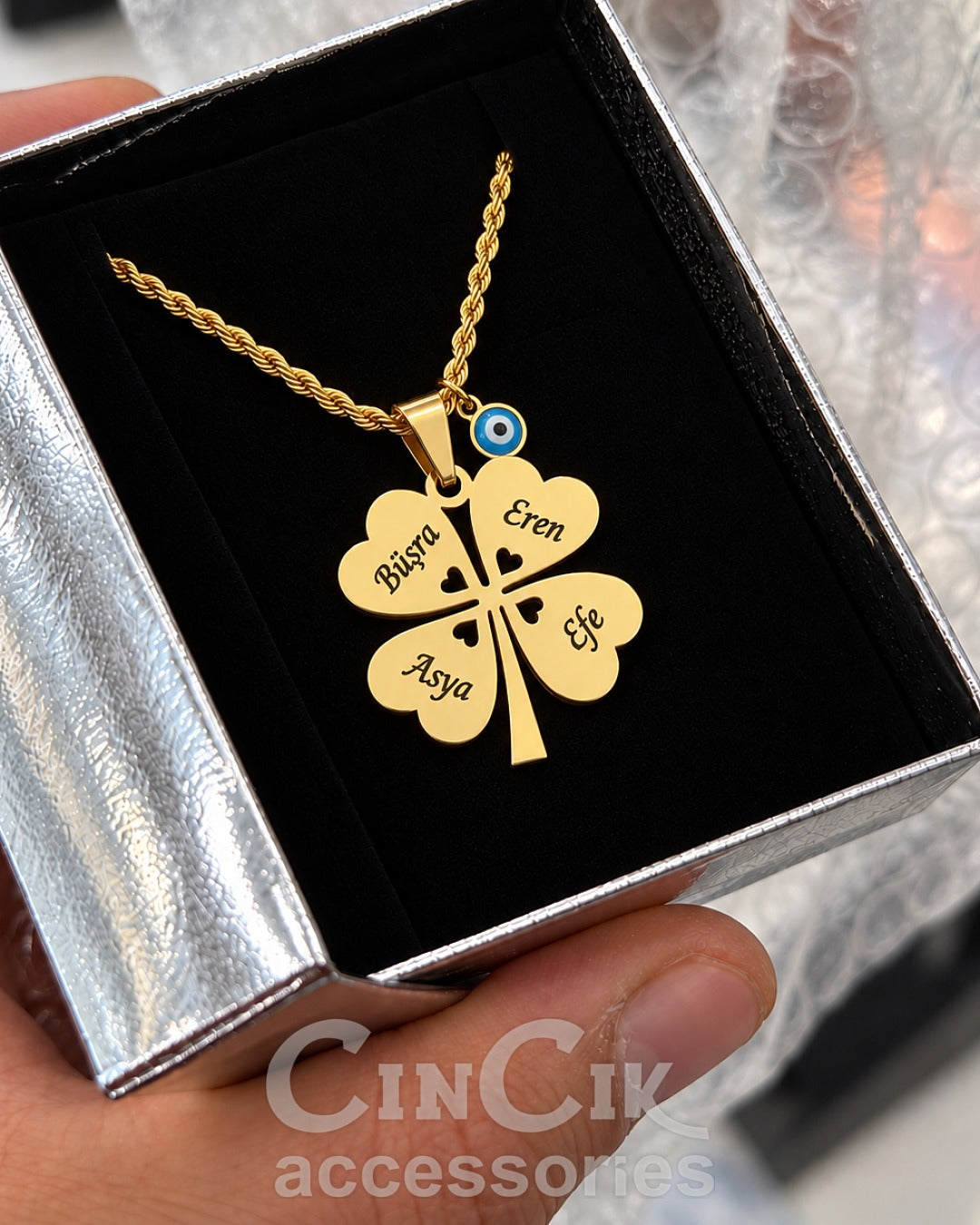 Kişiye Özel 4 İsimli Yonca Kolye Gold Renk Burgu Zincirli