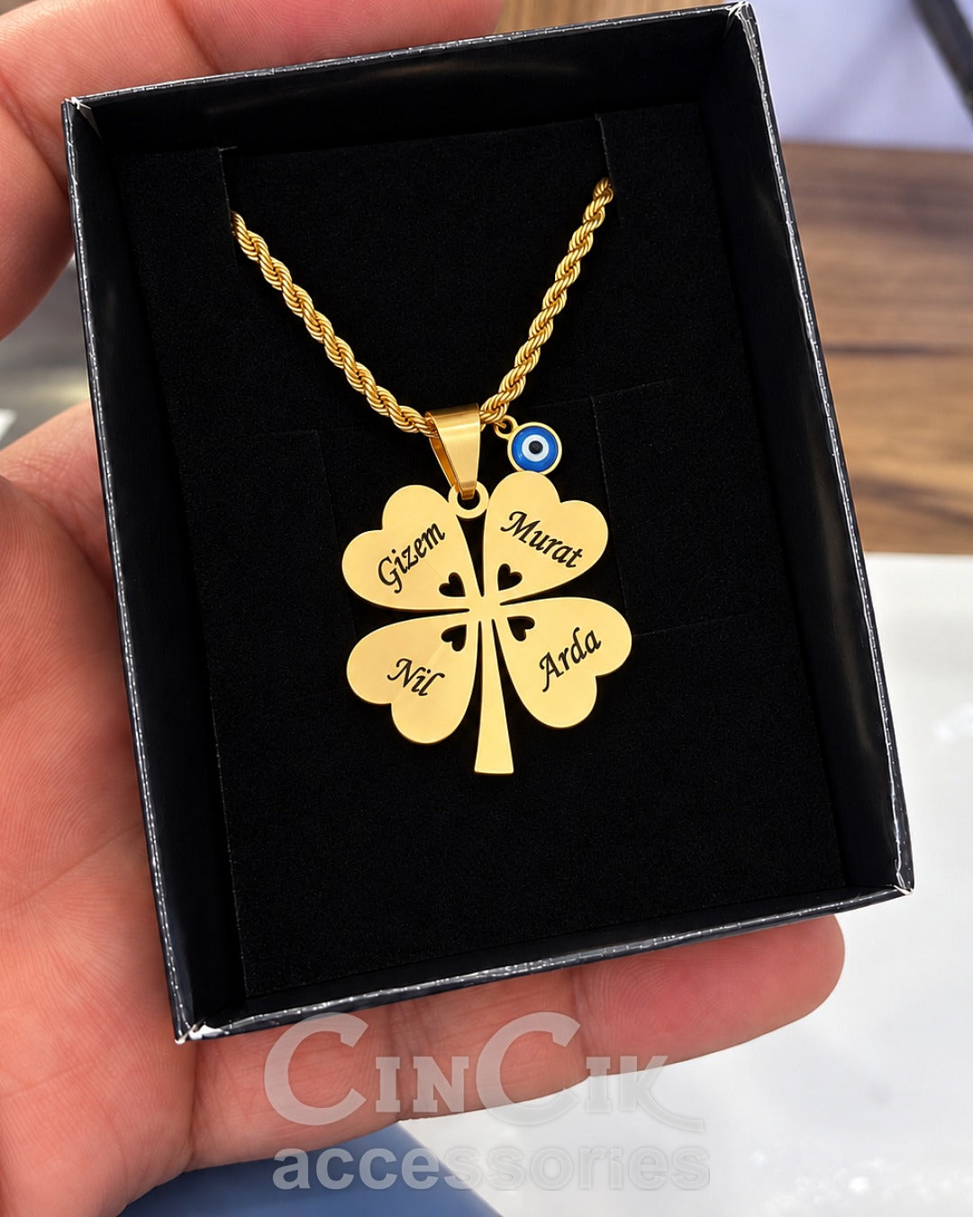 Kişiye Özel 4 İsimli Yonca Kolye Gold Renk Burgu Zincirli